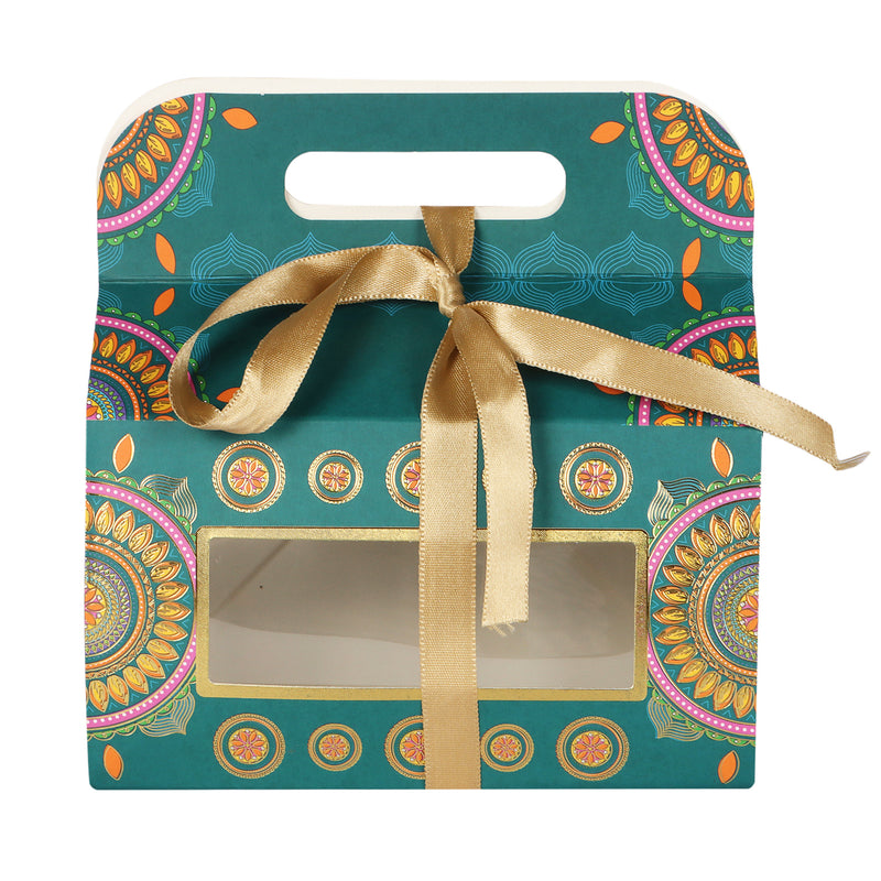 Looking for the perfect packaging for your gifts? Check out our beautiful printed hamper box and hamper bags, available in dark green color. Made from SBS 230 GSM material, with a capacity of up to 1kg. Shop now at Nice Packaging!